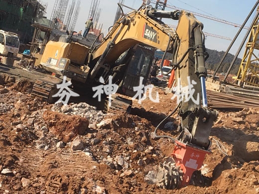 RW系列臥式液壓巖土銑挖機應(yīng)用